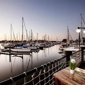 Nightcap At Hotel Kawana Waters